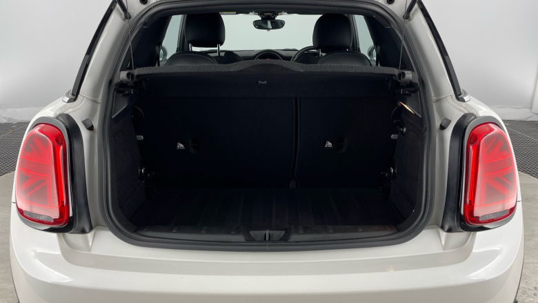 MINI Hatchback 135kW Cooper S Level 2 33kWh 3dr Auto Electric Hatchback